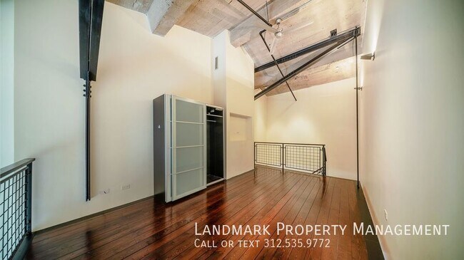 Building Photo - 758 N Larrabee St