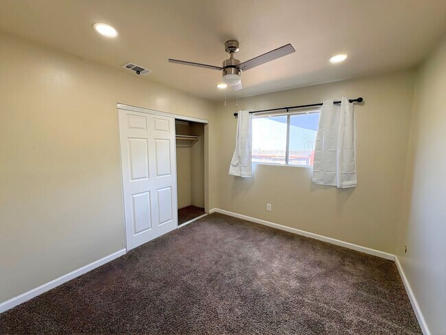 Building Photo - 8186-8188 Zinnia Place