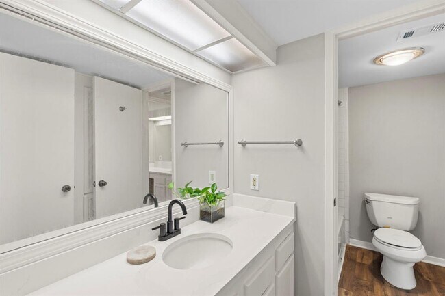 Building Photo - 13 Casa Verde St
