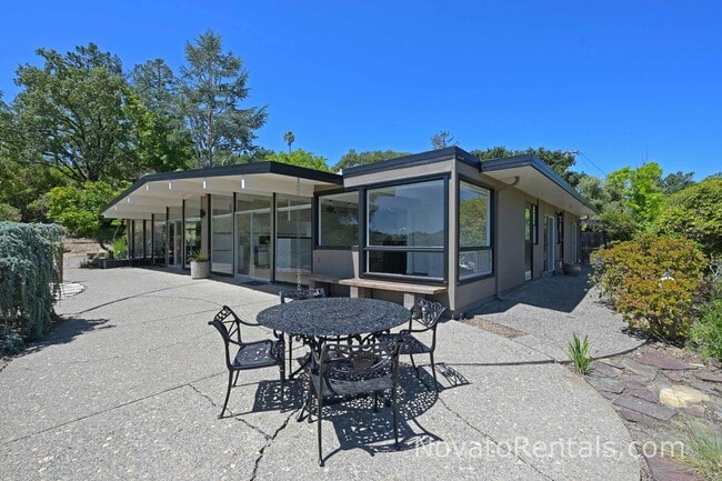 Building Photo - 748 Beechnut Ct