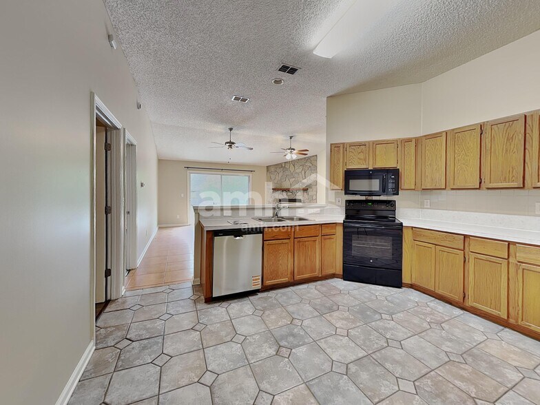 Building Photo - 12407 Hatton Chase Ln E