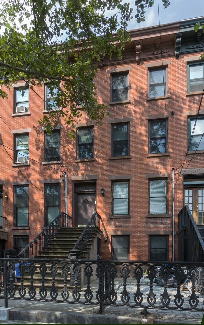 Building Photo - 294 Pavonia Ave