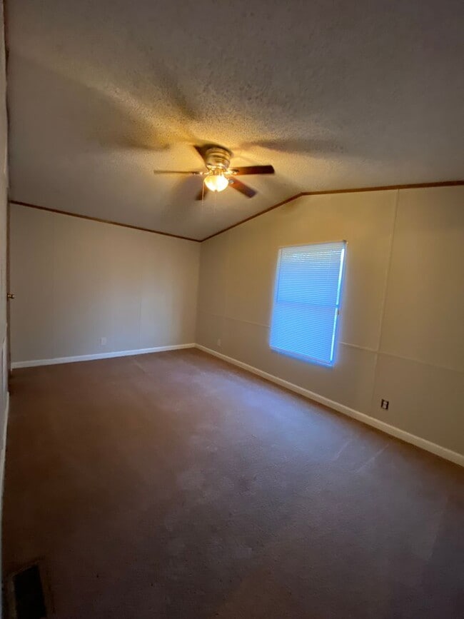 Building Photo - 3521 Gladden Lane W.