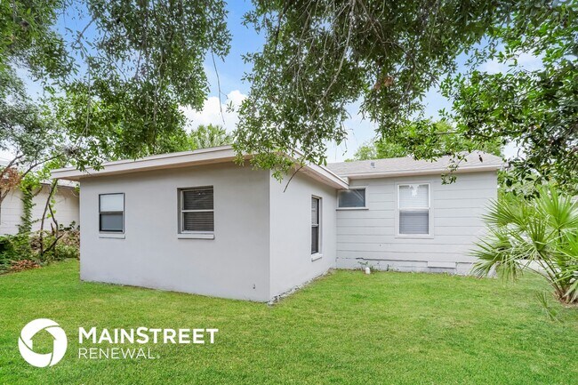 Building Photo - 1480 Park St