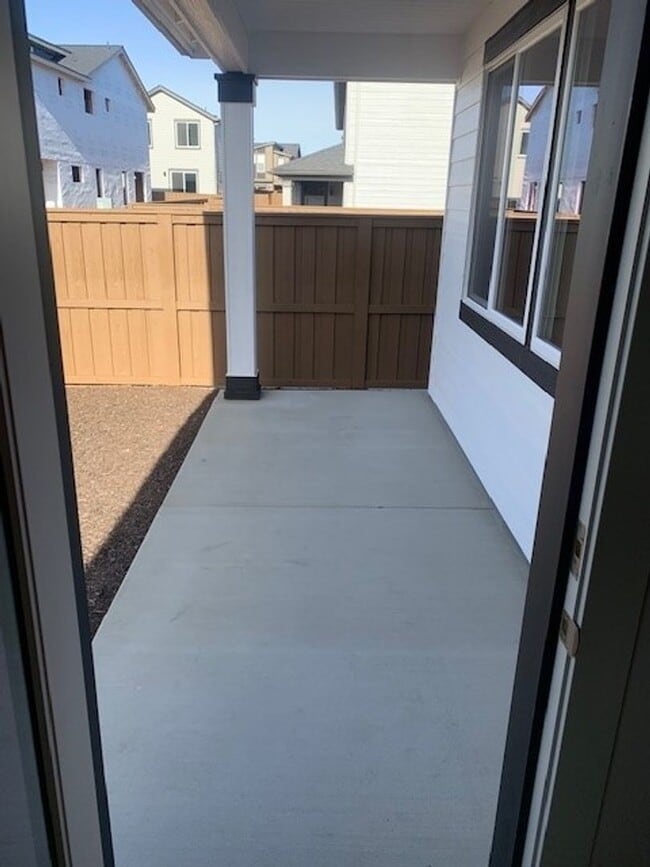 Building Photo - 3 Bed/2.5 Bath Pahlisch Home in NE Bend - ...
