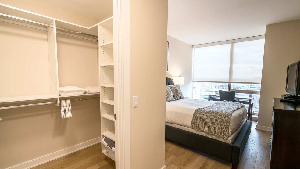 Building Photo - 355 Atlantic St