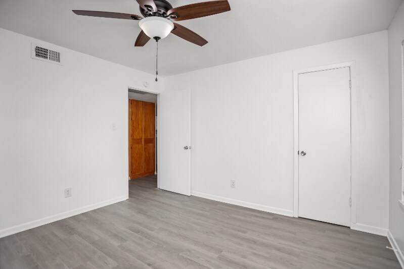 Building Photo - 1410 S Elizabeth Ave