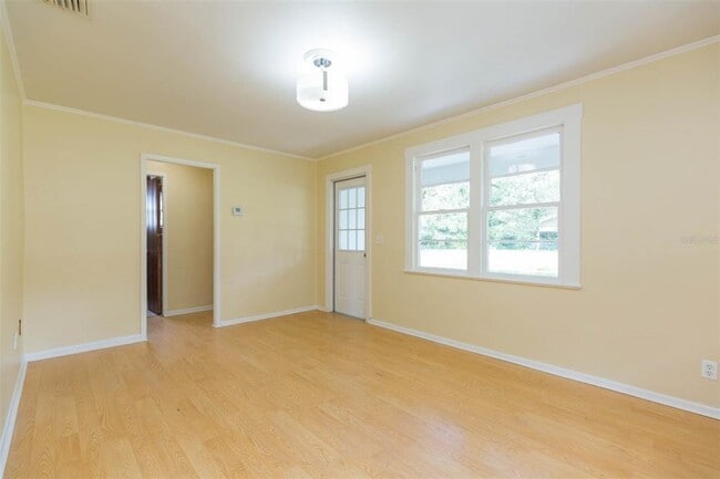 Building Photo - 1809 E Henry Ave