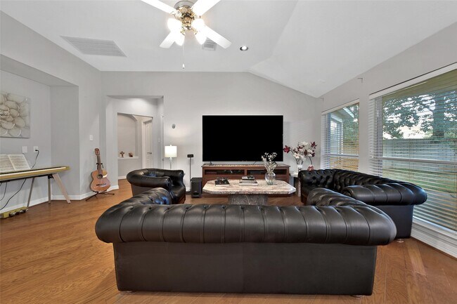 Building Photo - 12126 Laguna Pointe Ln