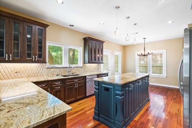 Building Photo - 2538 Somerall