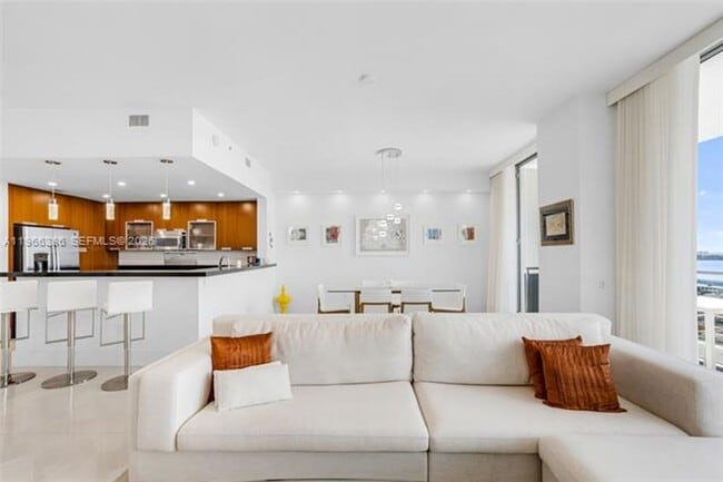 Building Photo - 7901 Hispanola Ave