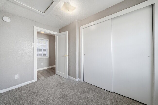 Building Photo - ADORABLE 3 BED, 1 BATH HOUSE FOR RENT IN NORFOLK