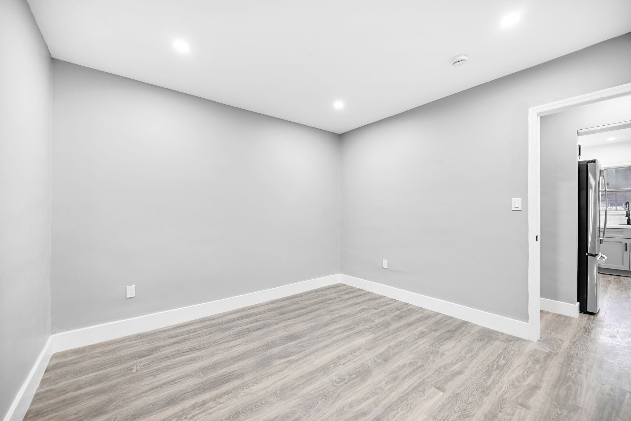 Building Photo - 643 NE 149th St