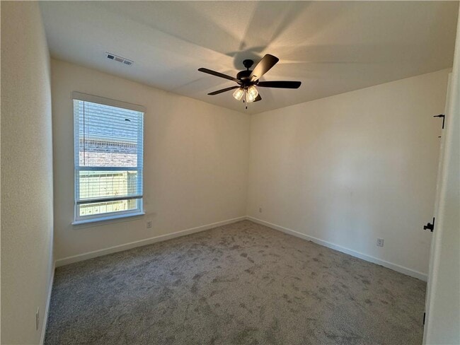 Building Photo - 1906 Farmer St