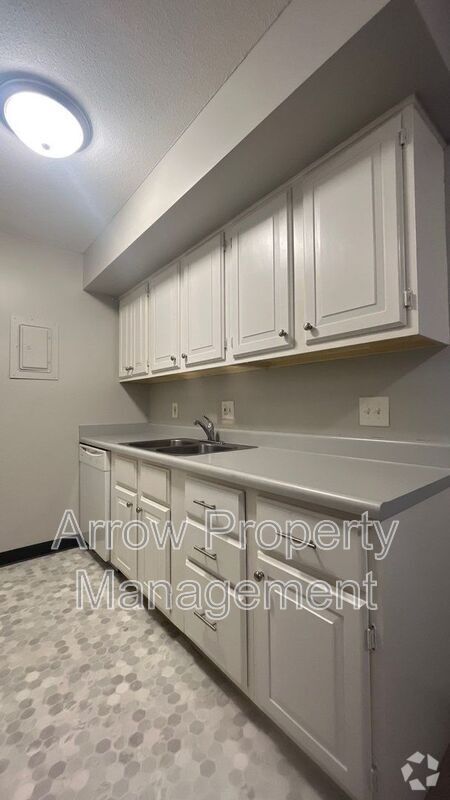 Building Photo - 814 S 18th St
