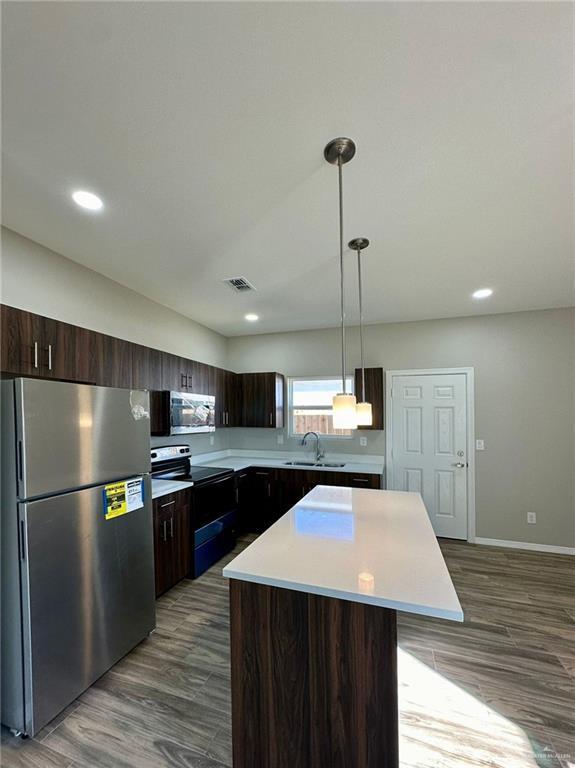 Building Photo - 17 E Walnut Ave