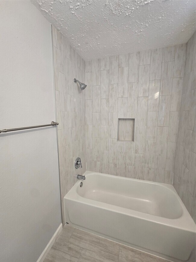 Building Photo - 19319 Cypress Cliff Dr