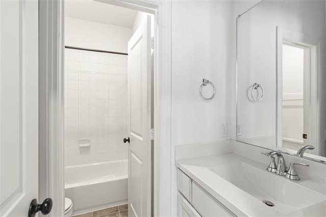 Building Photo - 1128 Queensdown Wy