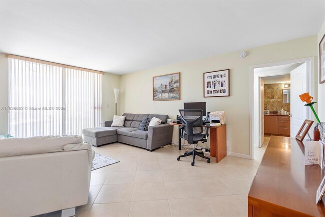 Building Photo - 100 Golden Isles Dr