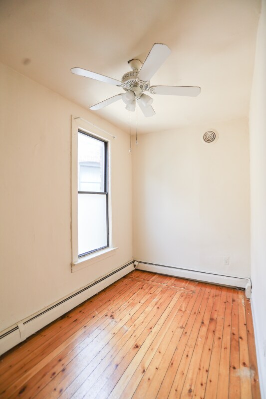 Building Photo - 836 W Cornelia Ave
