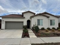 Building Photo - Beautiful Springlake Home with Solar and S...