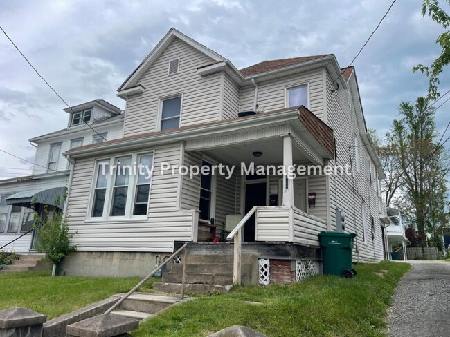 Building Photo - 620 Locust Ave
