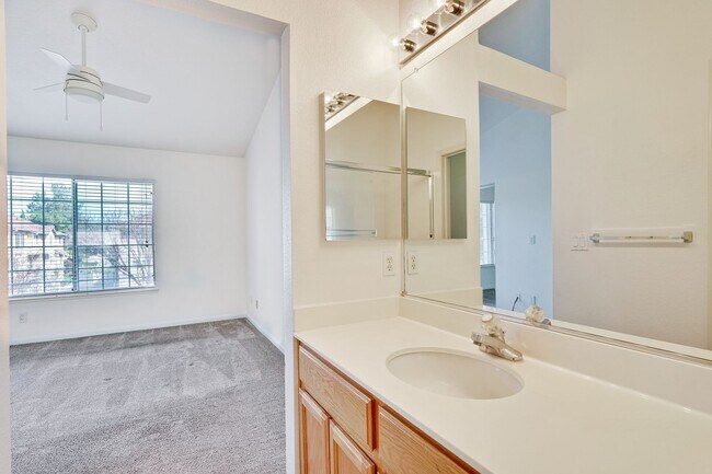 Building Photo - Amazing Floor Plan Multi Level Townhome in North San Jose @ California Northpointe