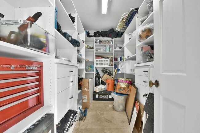 Building Photo - 5425 SW 190th Ave