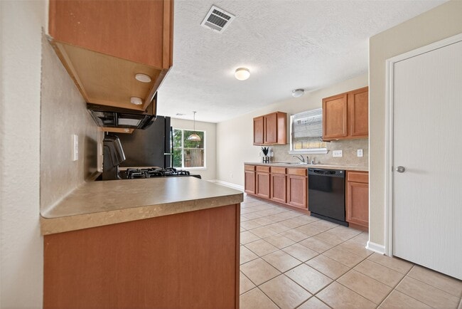 Building Photo - 24519 Cypresspark Glen Ln