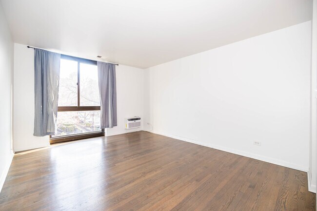 Building Photo - 2201 N Cleveland Ave