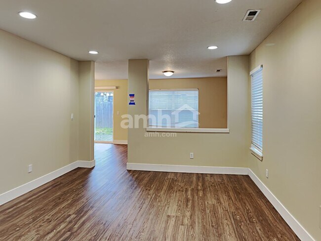 Building Photo - 847 NW 1st Ave