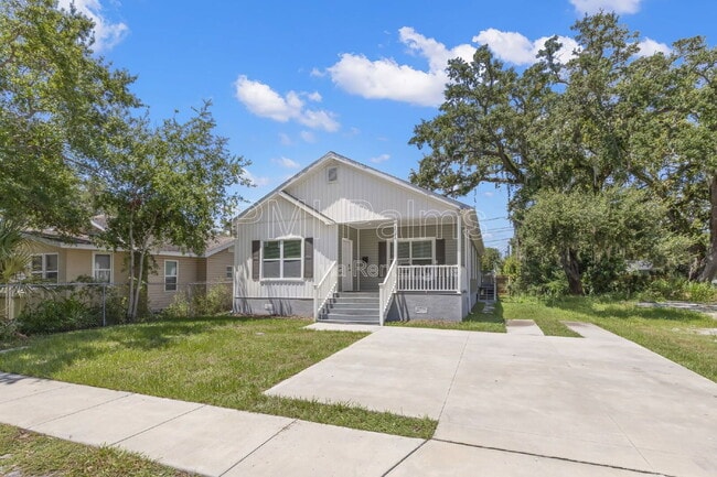 Building Photo - 1521 Preston St S