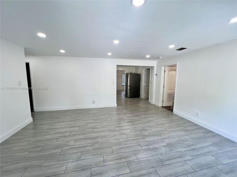 Building Photo - 5714 Greene St