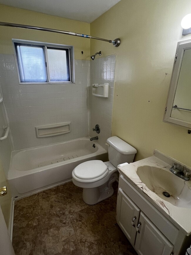 Building Photo - 9616 Elm Lake Dr