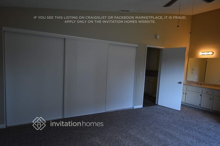 Building Photo - 9905 Country Oak Ct