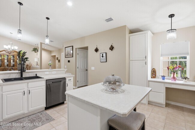 Building Photo - 700 Trotter Ln