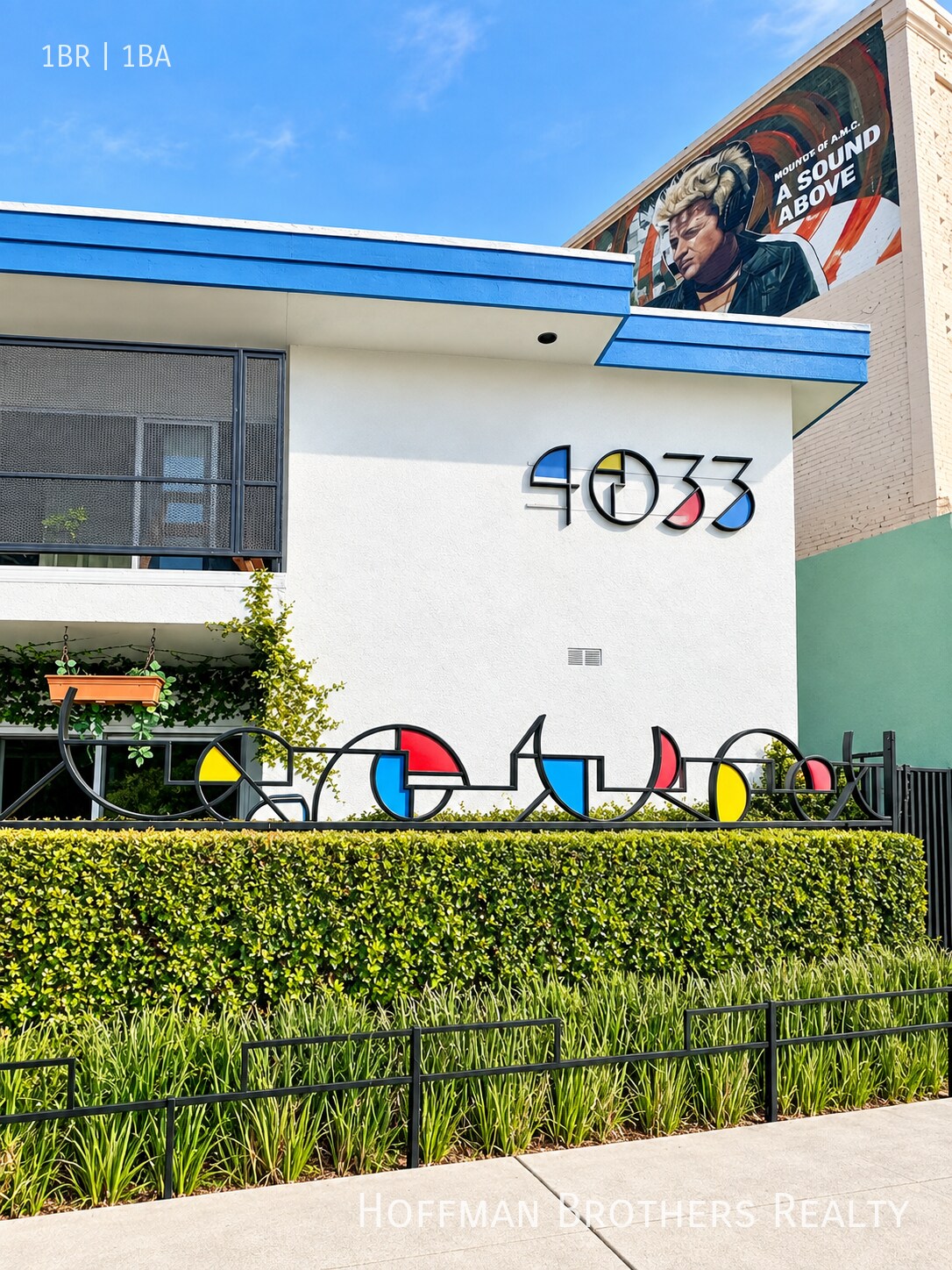 Building Photo - 4033 Sunset Blvd