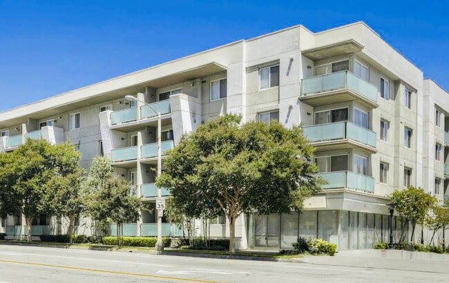 Building Photo - Beautiful 1 bedroom 1 Bathroom, Central Pa...