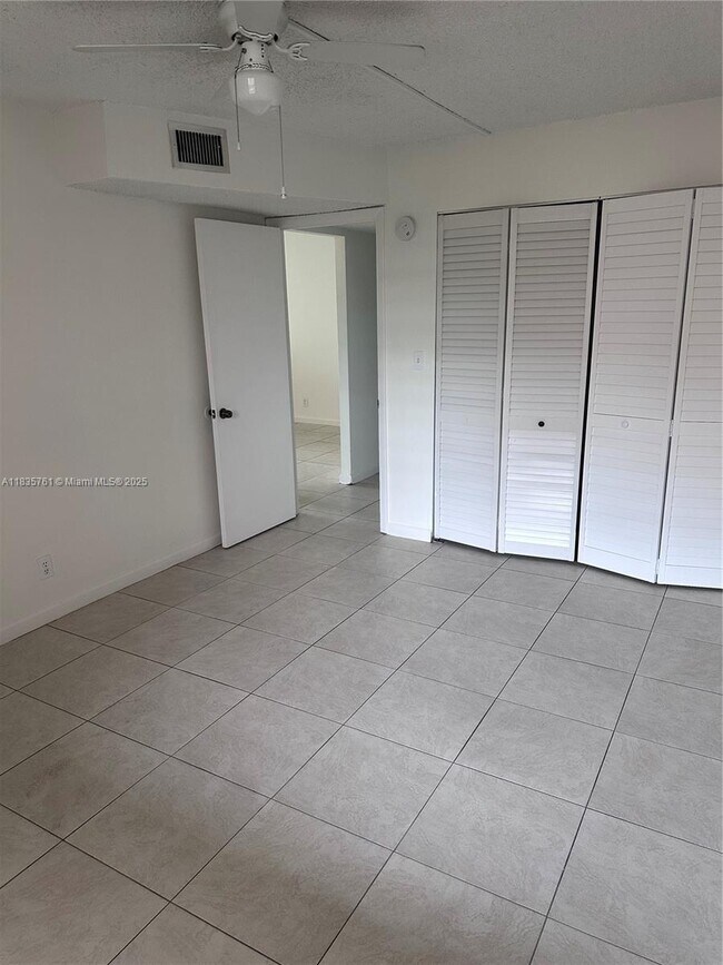 Building Photo - 3100 N Pine Island Rd