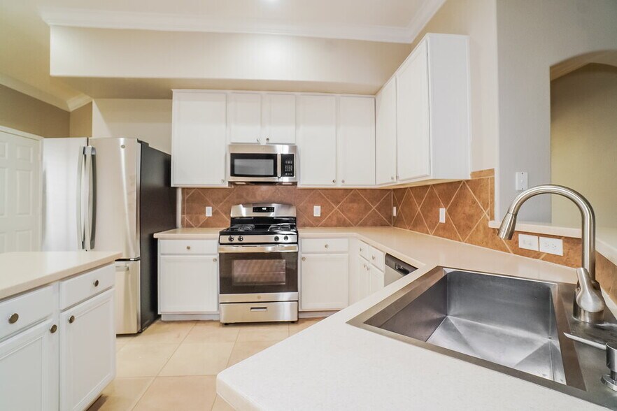 Building Photo - 24223 Camillia Ridge Way