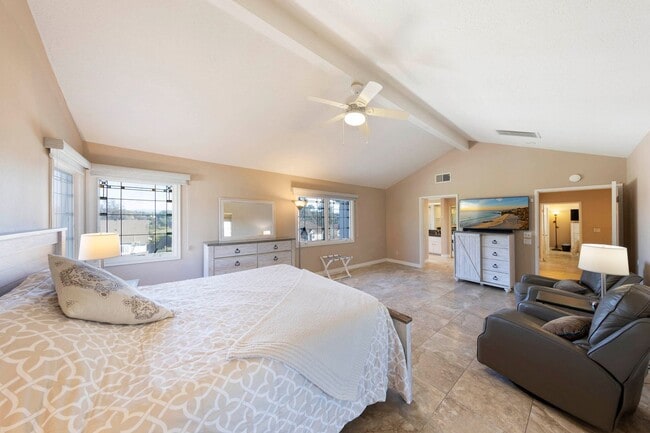 Building Photo - 30932 Colonial Pl
