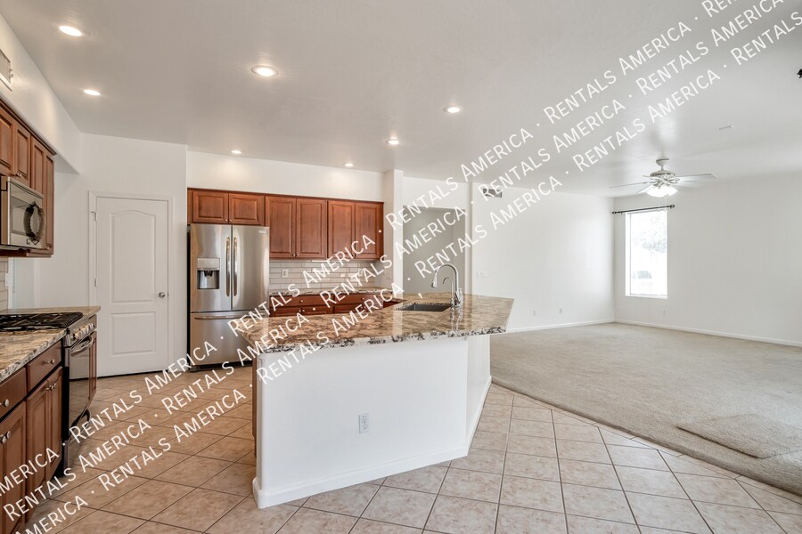 Building Photo - 2631 S Leonard Pl