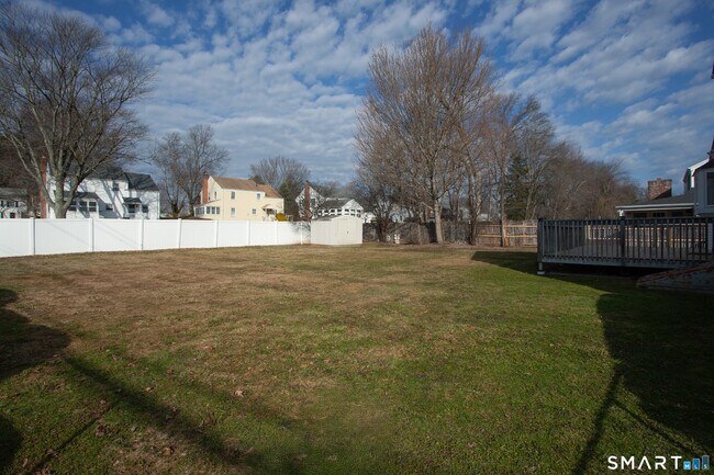 Building Photo - 1 Valley Crest Dr