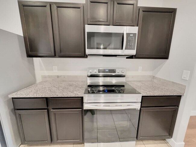 Building Photo - Fabulous 3/2/2 home in Bell Farms - Cooper...