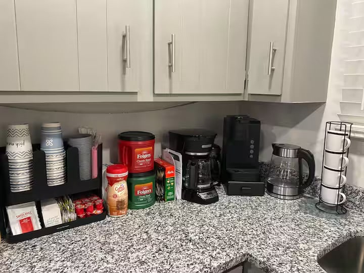 Building Photo - Room in Townhome on Baker Ct