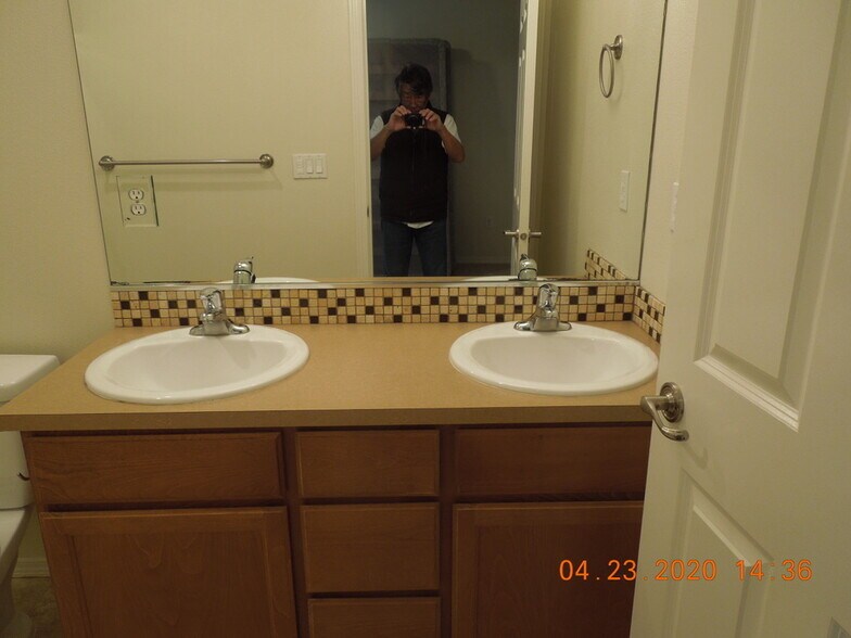 Building Photo - 16111 124th Avenue Ct E