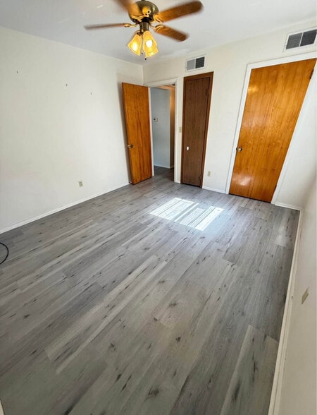 Building Photo - 5032 Firnley Ave