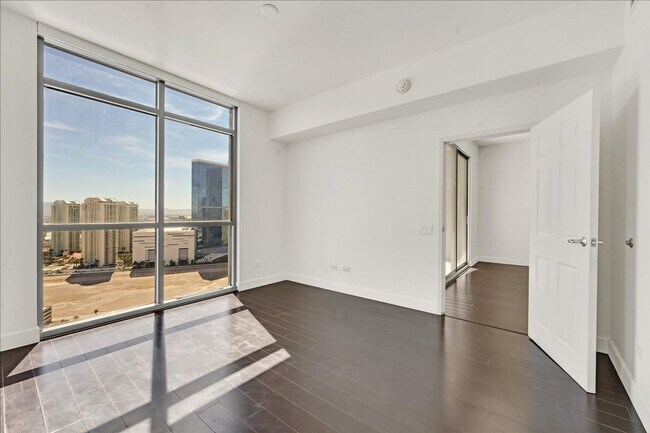 Building Photo - 34th Floor Condo at Allure - Amazing Strip Views!