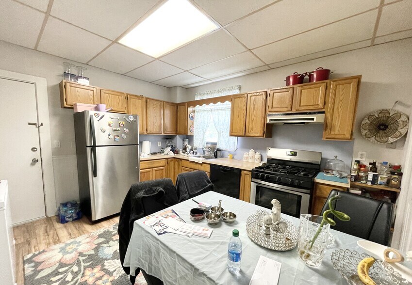 Building Photo - 26-28 Harbor View St