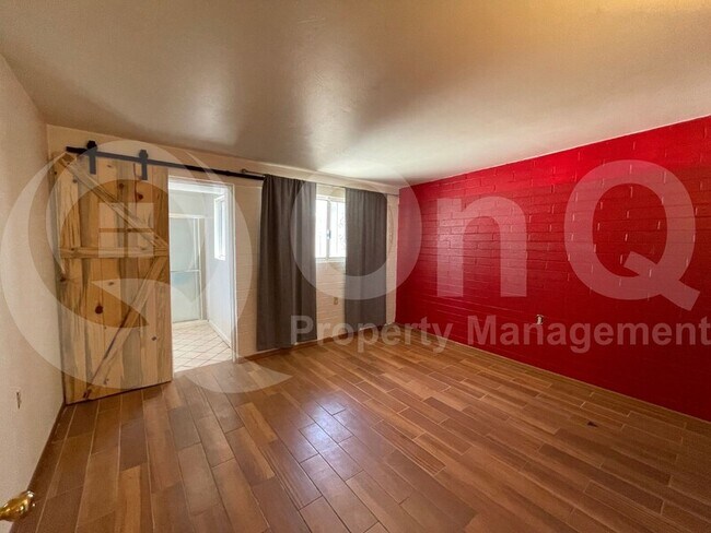 Building Photo - 4963 S Cherry Ave